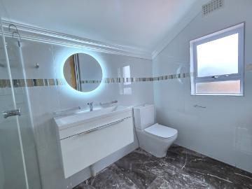 14 Bedroom House For Sale in Bassonia