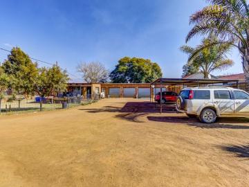 14 Bedroom House For Sale in Brentwood Park