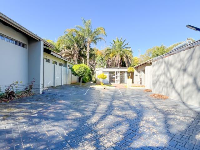 14 Bedroom House For Sale in Ferndale