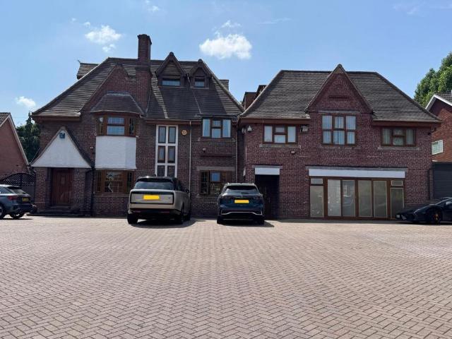 14 bedroom house for sale
