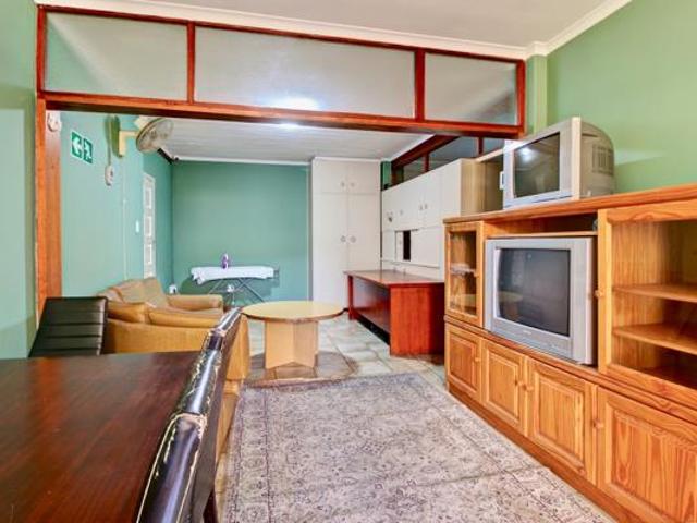 14 Bedroom House in Panorama