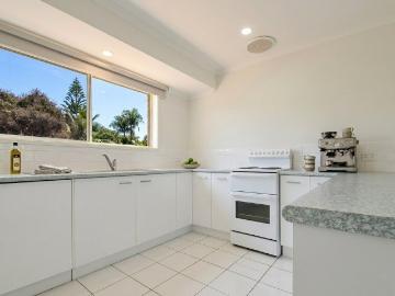 14 Border Drive Cannonvale, QLD 4802