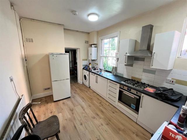 14 Bournbrook Road, Metchley, B29 7BH, United Kingdom | 6 bed duplex for rent #70272859 | Rentberry