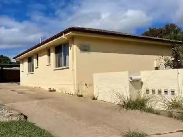 1/4 Bowers Place, Queanbeyan Apartment for rent Listed by Pro.