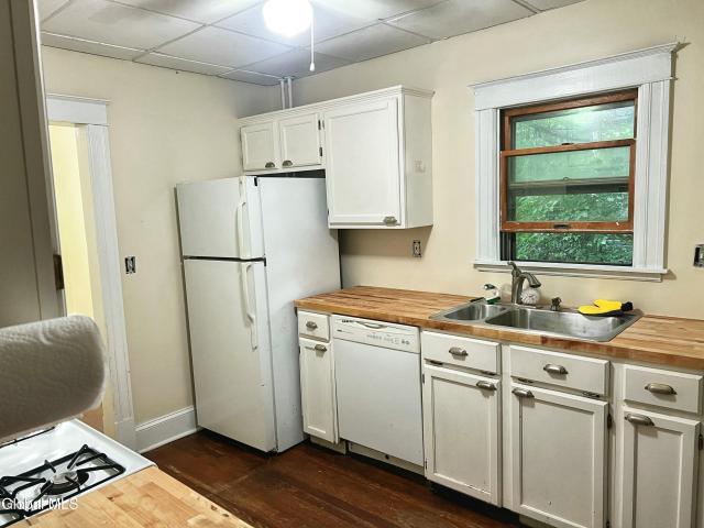 14 Bleeker Avenue