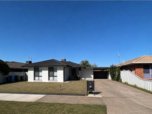 14 Brooks Avenue, SHEPPARTON
