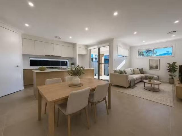 14 Brenville Street, APPIN House for rent Listed by Team Radz.