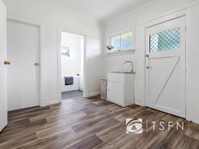 14 Burrowes St, Golden Square