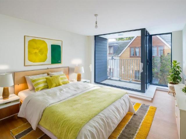 14 Cameron Road, Ilford IG3 1 bed apartment to rent £1,500 pcm £346 pw