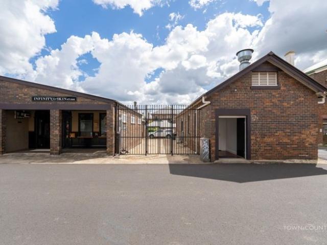 14 Cinders Lane