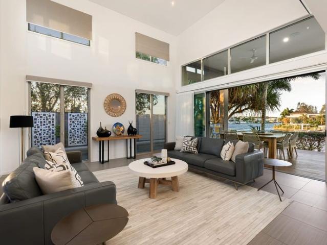 14 Columba Place, Pelican Waters