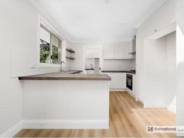 14 College Road, South Bathurst House for rent Listed by Bath.