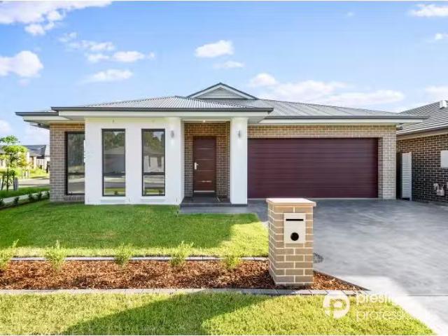 14 Copper Drive, CATHERINE FIELD House for rent Listed by Gem.