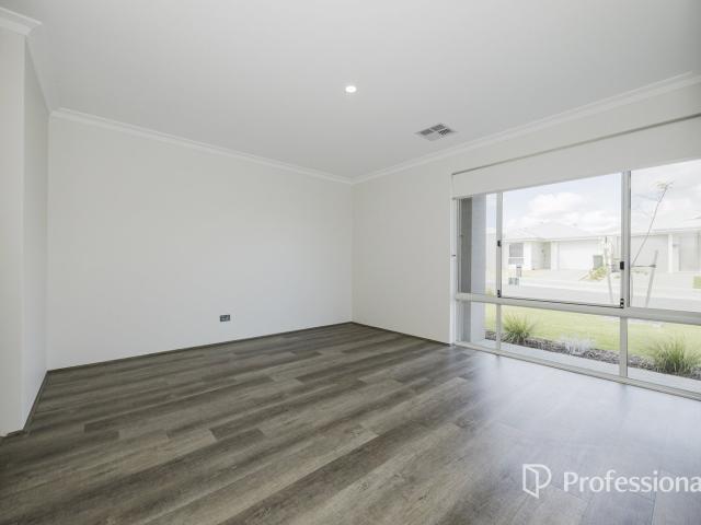 14 Cove RoadAlkimos WA 6038, Australia