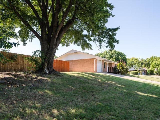14 Crown Point