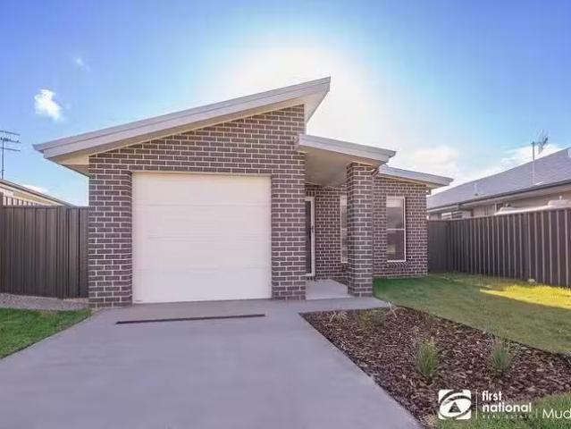 14 Davis Crescent, Caerleon, NSW 2850