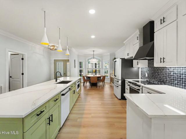 14 Deer Track Road