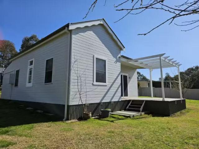 14 Donaldson Street, LYNDHURST House for rent Listed by Kathi.