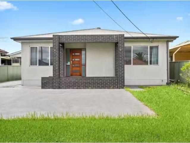 14 Dunbier Avenue, Lurnea House for rent Listed by Leasing Te.