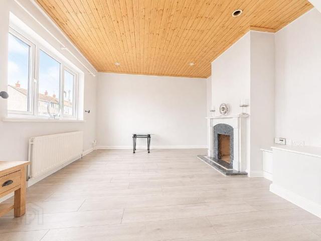 14 Elmwood Park, Carrickfergus, BT38 8DT