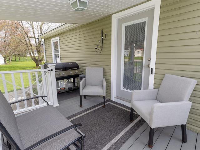 14 Emerald Dr