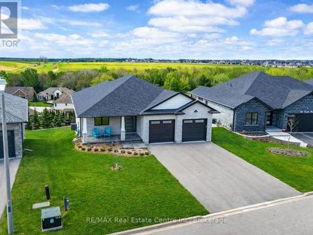 14 Faith Drive, Mapleton, ON, N0G 1P0 house for sale | Listing ID X13803 | Royal LePage