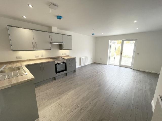 14 Farquhar Court, Dundee DD2, 2 bed bungalow to rent, £1,050 pcm | PrimeLocation