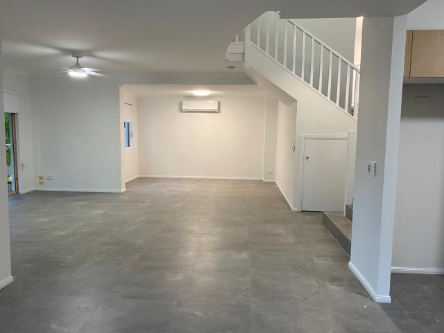 14 Fortuna PlaceParkwood QLD 4214, Australia
