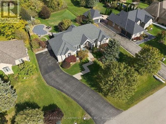 14 Gavin Drive, Hamilton, ON, L8B 0Z2 house for sale | Listing ID X14027 | Royal LePage