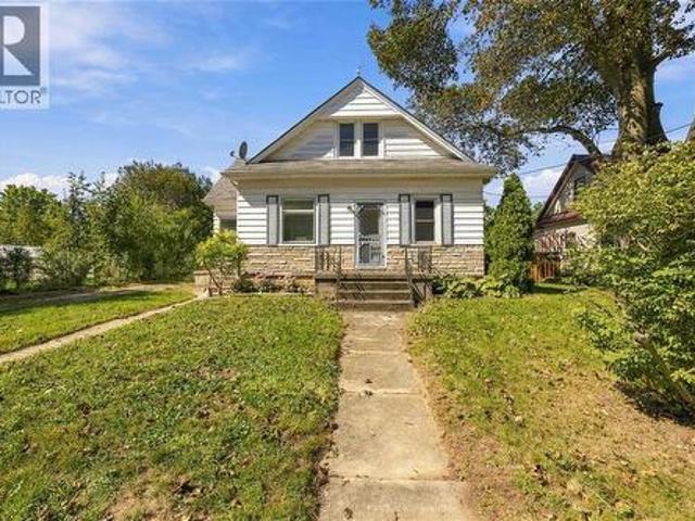 14 Gore Street, Lambton Shores, ON, N0N 1J0 house for sale | Listing ID 26023 | Royal LePage