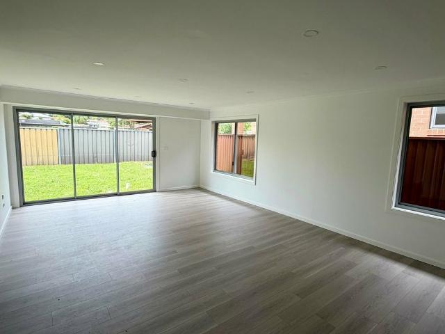 14 Glenbrook St, Jamisontown NSW