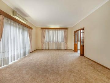 14 Harden Crescent, Georges Hall NSW