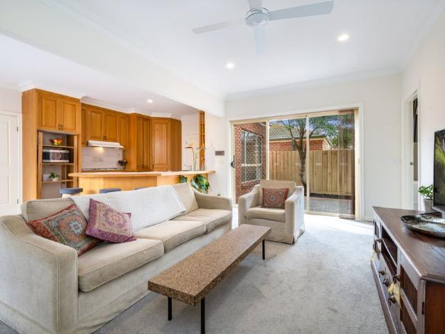 14 Hayes Court Lovely Banks