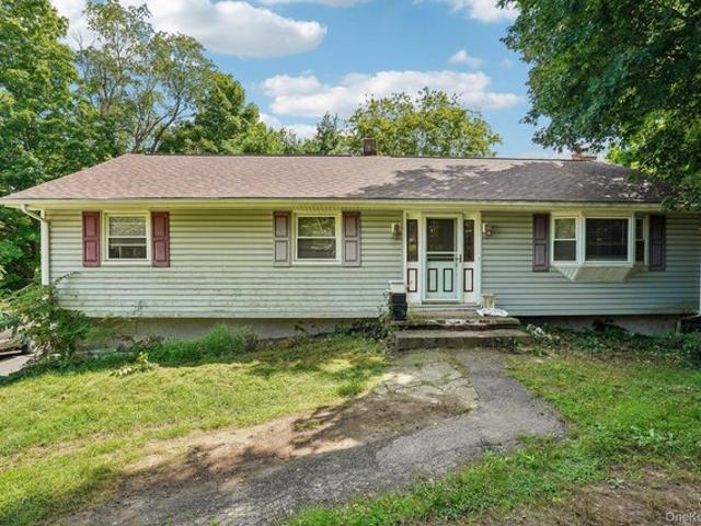 14 Helms Hill Rd, Washingtonville, NY 10992