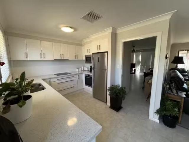 1/4 Hunt Street, TAMWORTH Apartment for rent Listed by Wendy.