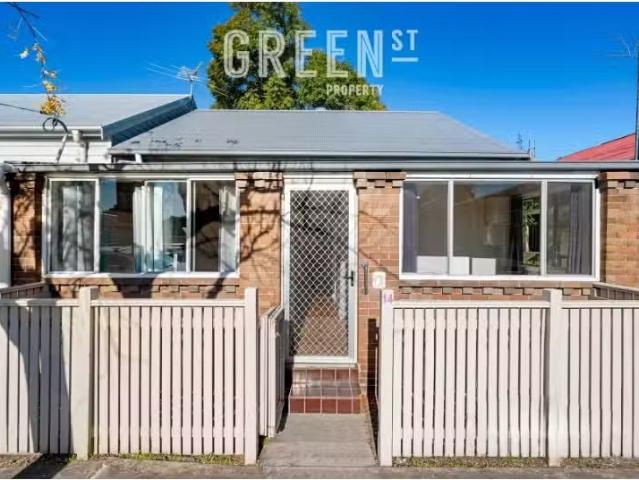 14 Hubbard Street, Islington House for rent Listed by Jody De.