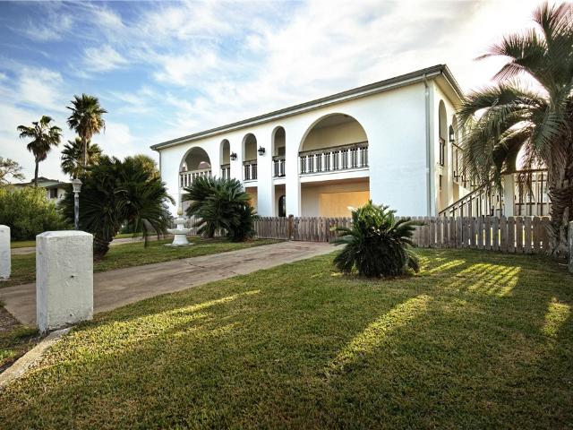 14 Jamaica Dr, Rockport, TX 78382 | MLS #465273