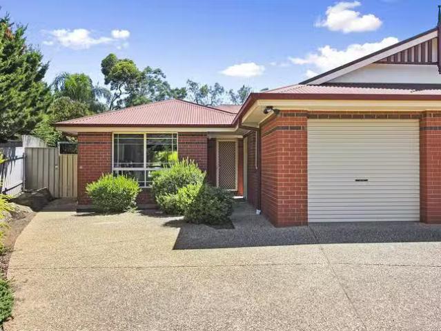 1/4 Jervis Place, Tatton, NSW 2650