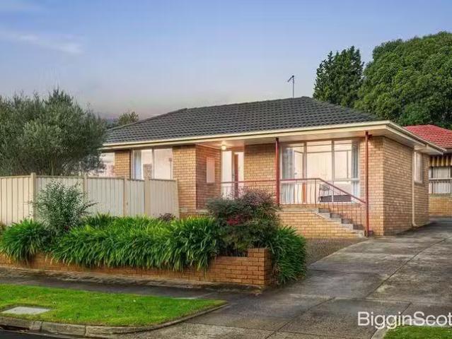 1/4 Joyce Avenue, Glen Waverley, VIC 3150