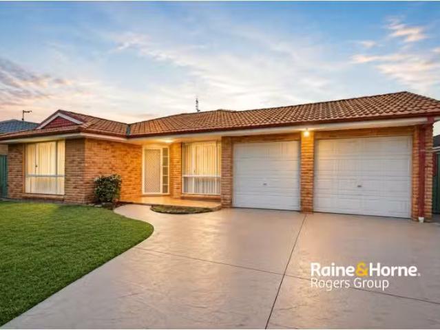 14 Kaye Avenue, KANWAL House for rent Listed by Jacinda Spren.
