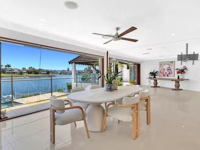 14 Kerry Court, Bundall, QLD 4217