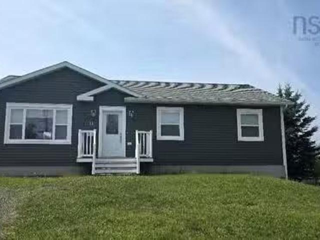 14 Lancaster Avenue, New Glasgow, NS, B2H 0A2 house for sale.