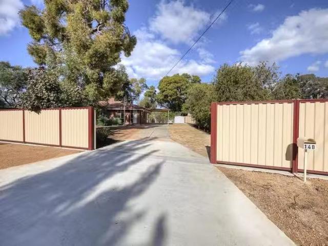 14 Larix Way, Forrestfield, WA 6058