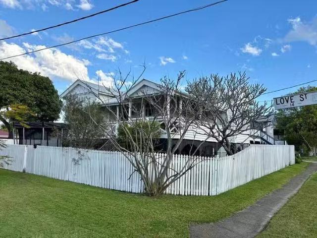 14 Love Street, Fairfield, QLD 4103