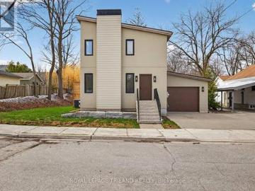 London, Ontario - Fireplace