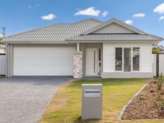 14 Malibu Way, Toogoom QLD 4655