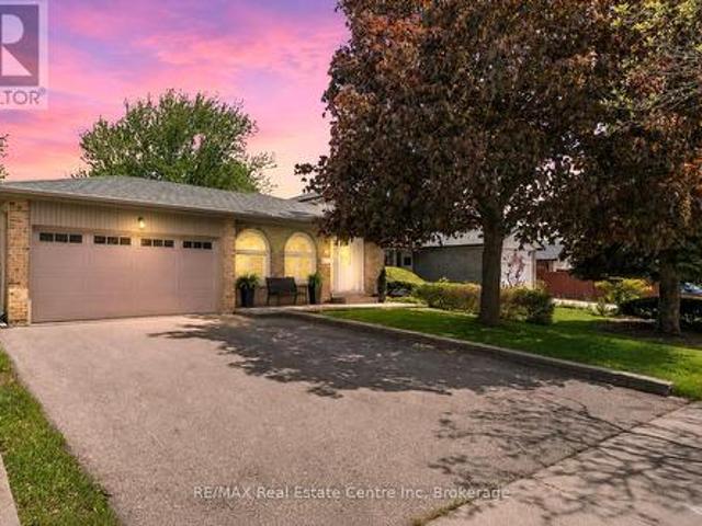 14 Massey Street, Brampton Central Park, ON, L6S 2W1 house for sale | Listing ID W13494 | Royal LePage