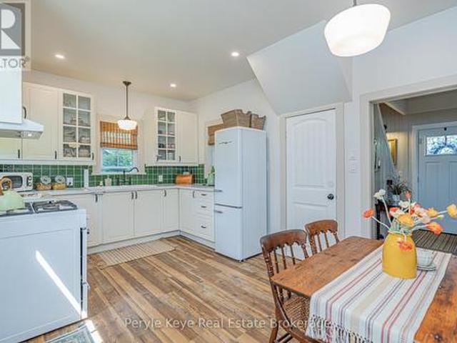 14 Milton Street, Bracebridge, ON, P1L 1G8 house for sale | Listing ID X13465 | Royal LePage