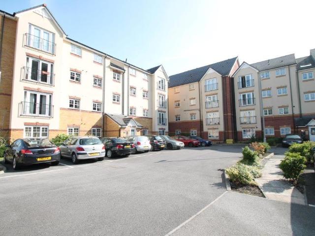 14 Montague Road, Old Trafford. 2 bed flat to rent £1,100 pcm £254 pw