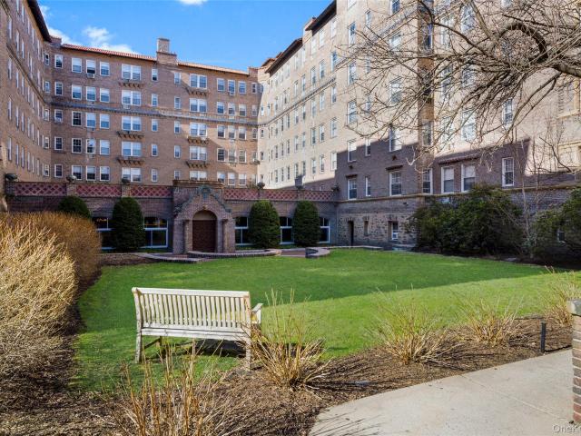 14 N Chatsworth Avenue 5J